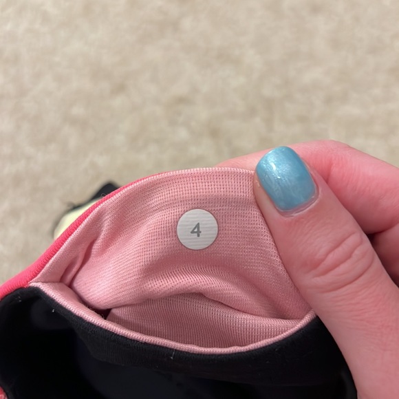 Lululemon reversible crop legging - Picture 4 of 4